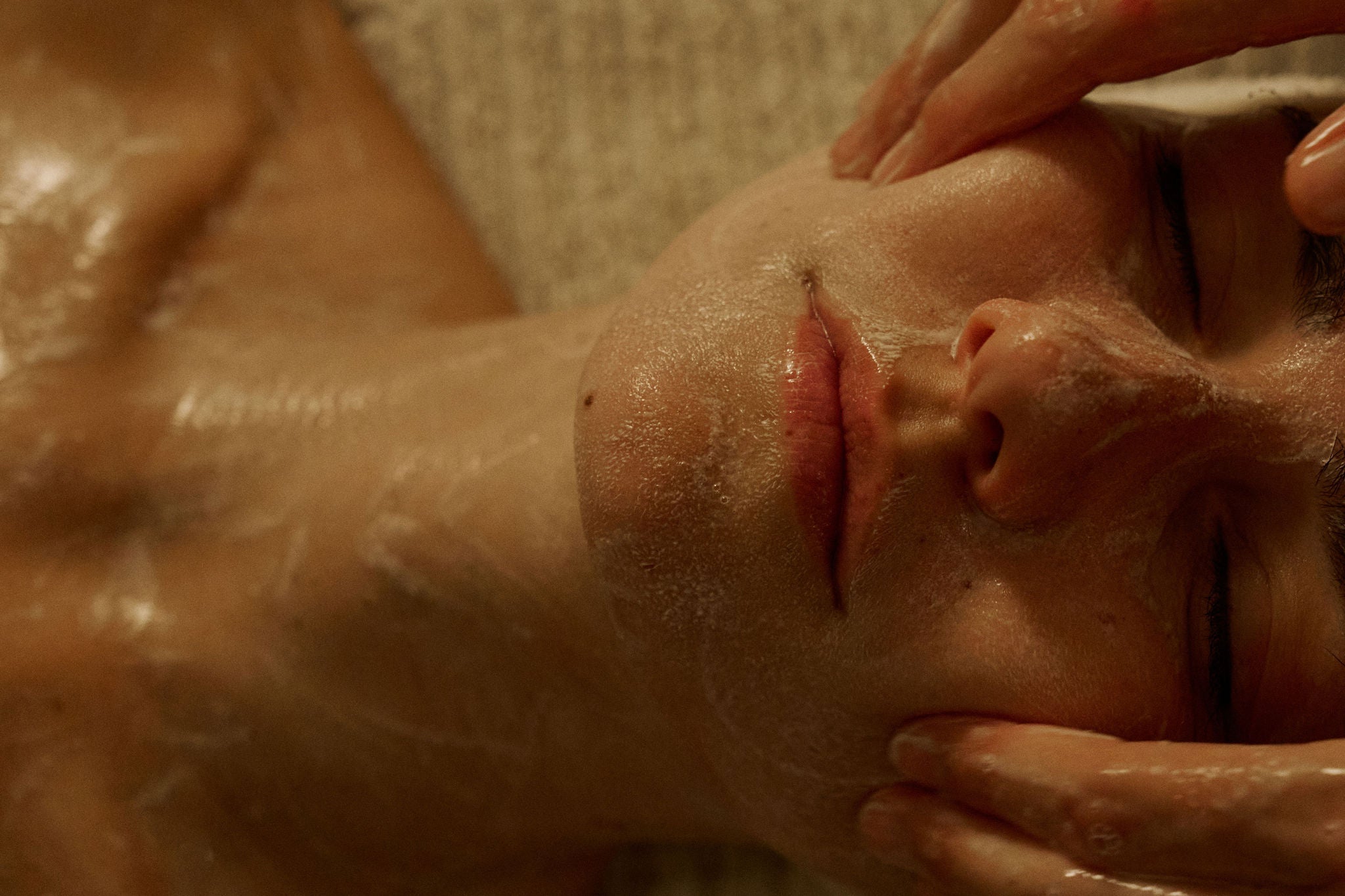 massage face for hydration and moisturising nature skin care